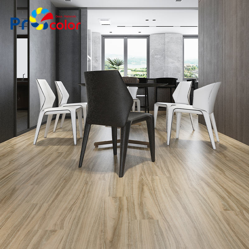 Venta al por mayor Elegante grano de madera piso de pvc impermeable autoadhesivo azulejos de piso de vinilo para la decoración interior
